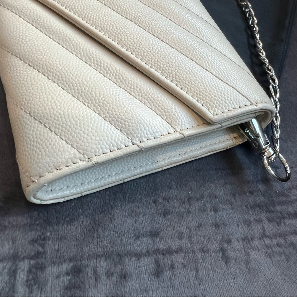 Yves Saint Laurent Beige Quilted Leather Chain Crossbody - Picture 3 of 15